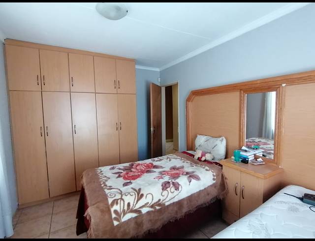 3 BEDROOM FREESTANDING SOLD IN KANANA